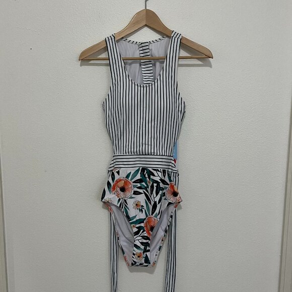 Cupshe | Miss U Poppy Print One-Piece Cut Out Swimsuit Zip Black Closure, size M - Picture 2 of 9